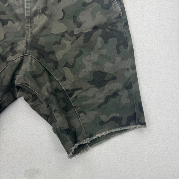 COPY - Zanerobe Shorts Men’s Size 32 Green Camo Pockets Drawstring Elastic Waist - Picture 3 of 8